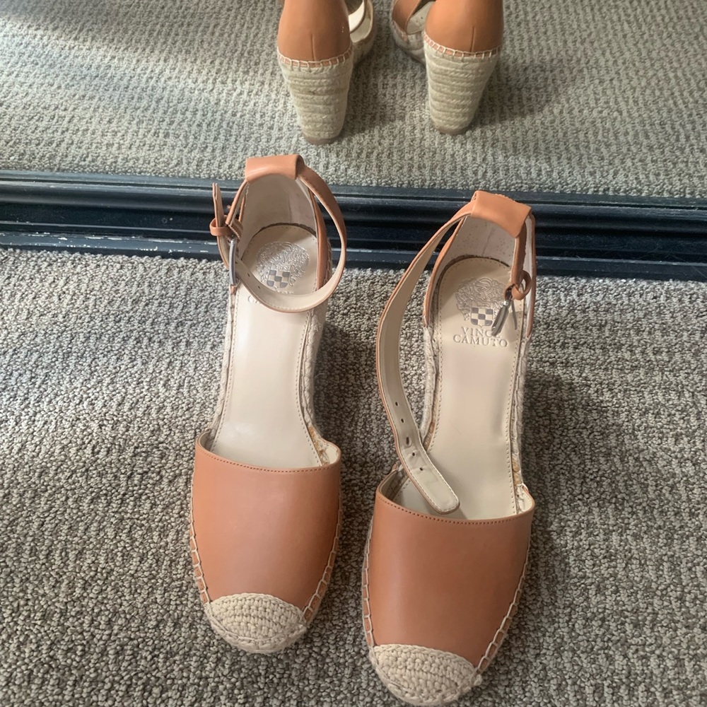 Vince Camuto tan leather wedges- like new